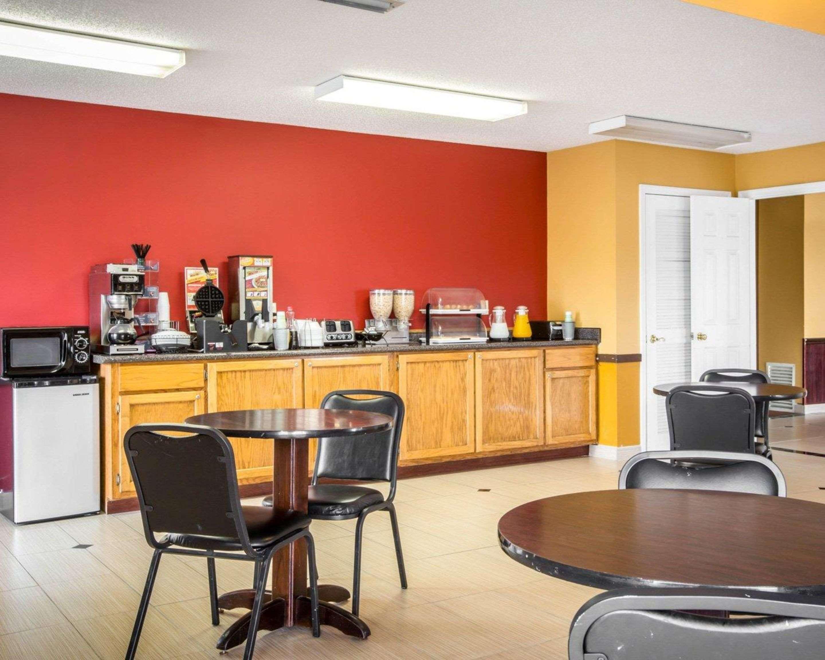 Econo Lodge Юфола Екстер'єр фото